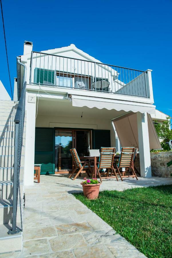 Summer House Mulac Nin Extérieur photo